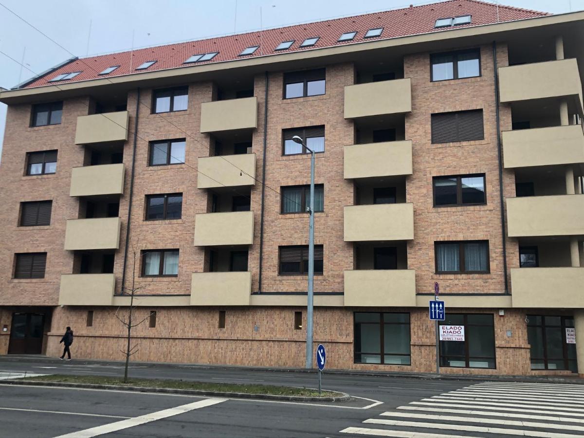 Diamond Apartman Debrecen Extérieur photo